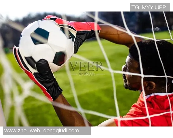 提升足球守门员技能的全面训练方法与实用技巧分享